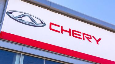 Fuertes rumores comenzaron a circular sobre la posibilidad de que el grupo automotor chino “Chery” se radique en Zárate, para producir vehículos en el país y consolidar su expansión en el mercado argentino. Fuertes rumores comenzaron a circular sobre la posibilidad de que el grupo automotor chino “Chery” se radique en Zárate, para producir vehículos en el país y consolidar su expansión en el mercado argentino.