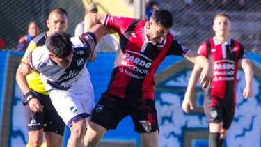 Douglas buscará un nuevo triunfo del local tras el valioso empate en Salta. Douglas buscará un nuevo triunfo del local tras el valioso empate en Salta.