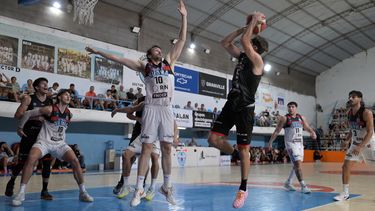 Pergamino Básquet no logra salir de la racha adversa: sumó una nueva derrota.