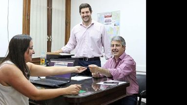 Una vez terminada la capacitación, se procedió a explicar el alcance que tendrá el nuevo sistema de firmas digitales. (LA OPINION)