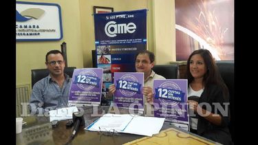 Scaglia, Raimundo y García se mostraron complacidos con la iniciativa que beneficiará al sector comercial. (LA OPINION)