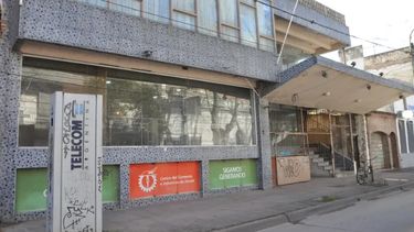 Las instituciones locales sin fines de lucro fueron utilizadas, por lo menos desde la vuelta de la Democracia, como “trampolines políticos” para aspirar a un cargo público. Las instituciones locales sin fines de lucro fueron utilizadas, por lo menos desde la vuelta de la Democracia, como “trampolines políticos” para aspirar a un cargo público.