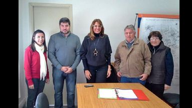 Permanentes reuniones se llevan a cabo con vecinos por este programa. (LA OPINION)