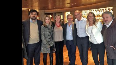 Javier Martínez y Paula Bustos con los dirigentes del G-25 en Buenos Aires. (PRO)