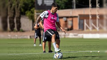 Ezequiel Muñoz ya se entrena con el plantel de Gimnasia de Mendoza que dirige Ariel Broggi. Ezequiel Muñoz ya se entrena con el plantel de Gimnasia de Mendoza que dirige Ariel Broggi.