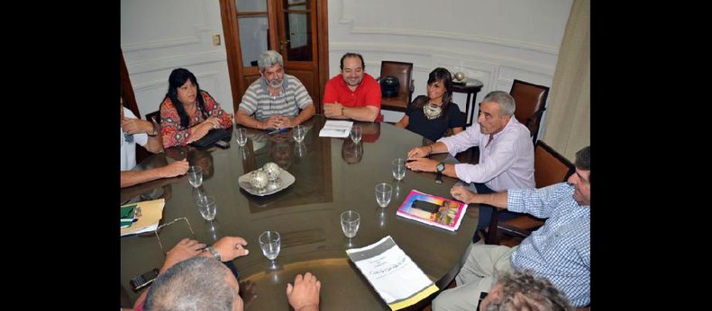 Los referentes gremiales se habían reunido a principios de año, pero lograron además la reapertura de la paritaria en el Municipio. (ARCHIVO LA OPINION)