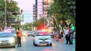 Los operativos de control se vienen llevando a cabo de manera permanente en varios puntos de nuestra ciudad. (LA OPINION)