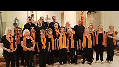 El coro Arte Nativo de la localidad de Conesa, bajo la dirección de Leandro Pericás.