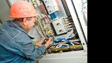 Para la ejecución de las instalaciones eléctricas se deberán adoptar las reglamentaciones estipuladas. (INTERNET)