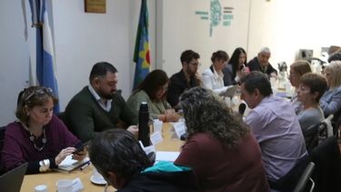 estatales exigen al gobierno bonaerense la reapertura de paritarias y aumentos por encima de la inflacion estatales exigen al gobierno bonaerense la reapertura de paritarias y aumentos por encima de la inflacion