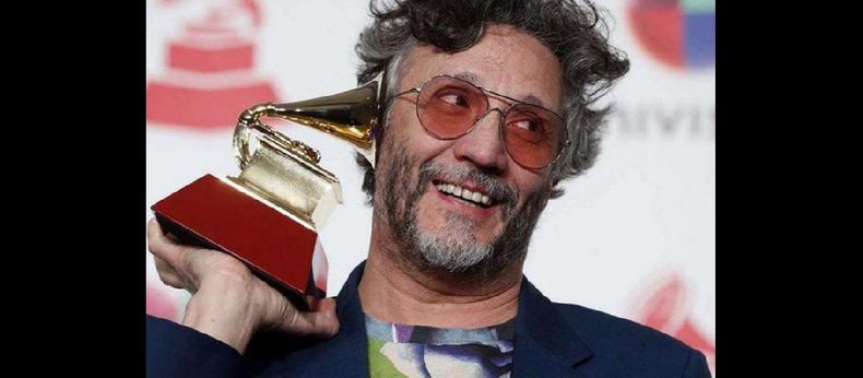 El artista que acaba de cumplir 58 años, se encuentra en medio del ciclo de conciertos Un hombre con un piano, en el porteño teatro Coliseo.  (ELOBJETIVO.COM.AR)