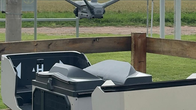 Durante las horas diurnas, el drone cumple funciones de monitoreo agronómico y en las nocturnas patrulla el campo. Durante las horas diurnas, el drone cumple funciones de monitoreo agronómico y en las nocturnas patrulla el campo.