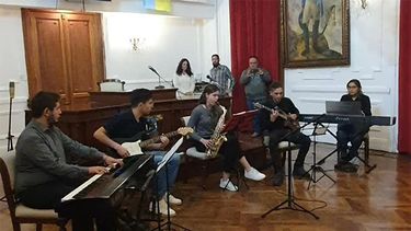 El Ensamble de Cámara, dirigido por el profesor Ignacio Katz, forma parte del Profesorado de Instrumento. El Ensamble de Cámara, dirigido por el profesor Ignacio Katz, forma parte del Profesorado de Instrumento.