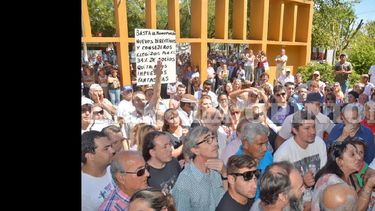 Los vecinos no obtuvieron respuestas a sus  reclamos en la segunda convocatoria en la Celp