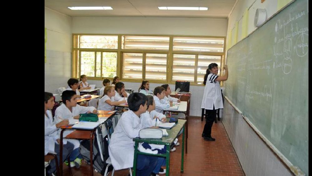 El miércoles se definiría el comienzo o no del ciclo lectivo, en función la nueva propuesta que haga Scioli. (ARCHIVO LA OPINION)