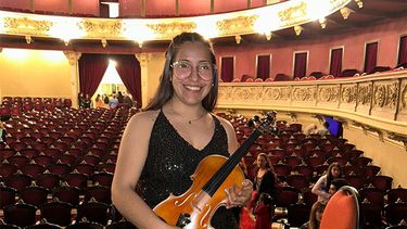 Con 18 años de formación musical, Aldana López es una de las intérpretes locales más sólidas y versátiles.