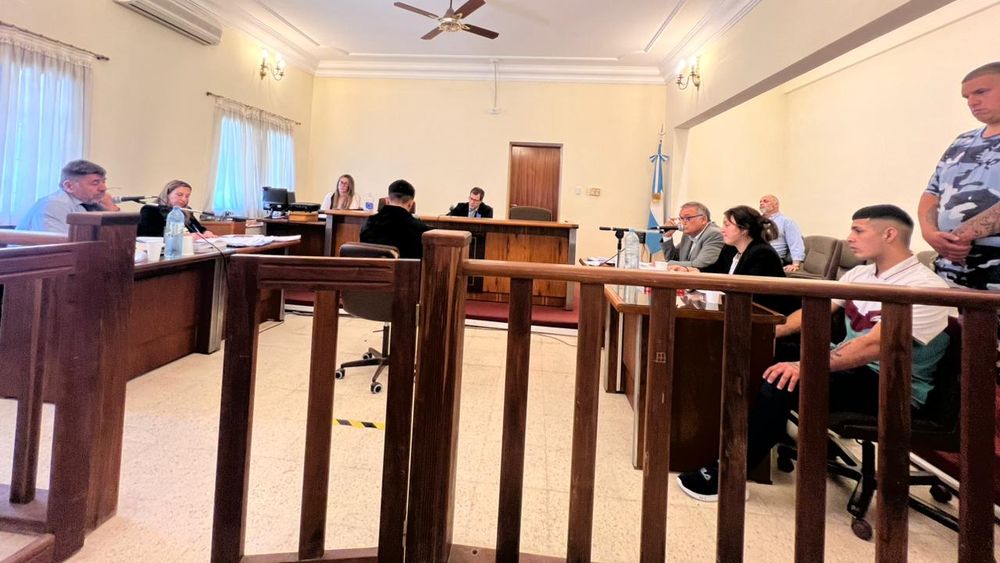 El juicio oral se desarrolló en dos audiencias entre el lunes y el martes en el Tribunal Criminal. El juicio oral se desarrolló en dos audiencias entre el lunes y el martes en el Tribunal Criminal.