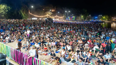 El intendente Santiago Passaglia confirmó el regreso de “Veranico”, un ciclo ya consolidado que combina música, gastronomía y actividades al aire libre y que volverá a desarrollarse en la Laguna Descubrí San Nicolás, uno de los espacios más representativos de la ciudad. El intendente Santiago Passaglia confirmó el regreso de “Veranico”, un ciclo ya consolidado que combina música, gastronomía y actividades al aire libre y que volverá a desarrollarse en la Laguna Descubrí San Nicolás, uno de los espacios más representativos de la ciudad.