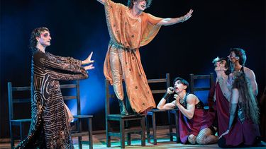 Matías Asenjo: “Nada más rico para un actor que un personaje de esta complejidad”. Matías Asenjo: “Nada más rico para un actor que un personaje de esta complejidad”.