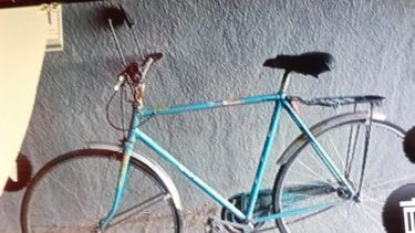 La bicicleta de paseo rodado 28, sustraída en avenida de Mayo, tiene un gran valor sentimental para su dueño.