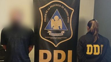 Detuvieron al sospechoso. A partir del sistema municipal de detección de patentes surgió la circulación del automóvil Renault Logan involucrado en la estafa y desplegaron un operativo cerrojo en el que detuvieron al sospechoso. Detuvieron al sospechoso. A partir del sistema municipal de detección de patentes surgió la circulación del automóvil Renault Logan involucrado en la estafa y desplegaron un operativo cerrojo en el que detuvieron al sospechoso.