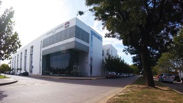 El Instituto Superior de Formación Técnica Sadiv (DIEGEP 9119), vinculado al Hospital Privado SADIV, anunció la apertura de su oferta académica para el ciclo lectivo 2026, centrada en la formación de profesionales técnicos y especialistas en diversas áreas críticas del sistema sanitario. El Instituto Superior de Formación Técnica Sadiv (DIEGEP 9119), vinculado al Hospital Privado SADIV, anunció la apertura de su oferta académica para el ciclo lectivo 2026, centrada en la formación de profesionales técnicos y especialistas en diversas áreas críticas del sistema sanitario.