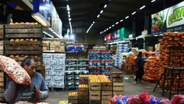 El dato de octubre confirma la tendencia a la baja en los precios al consumidor, impulsada por un menor ritmo de ajuste cambiario y políticas monetarias más flexibles.