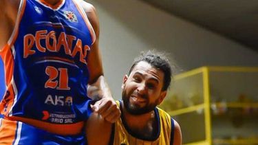 Regatas disputó su segundo amistoso en Rosario de cara a su participación en la Liga Federal. Regatas disputó su segundo amistoso en Rosario de cara a su participación en la Liga Federal.