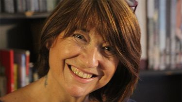 La escritora Zulma Martini presentará Astillada en pétalos, su primer poemario, una obra nacida del encuentro con la poesía, los talleres literarios y la búsqueda de una voz propia. La escritora Zulma Martini presentará Astillada en pétalos, su primer poemario, una obra nacida del encuentro con la poesía, los talleres literarios y la búsqueda de una voz propia.
