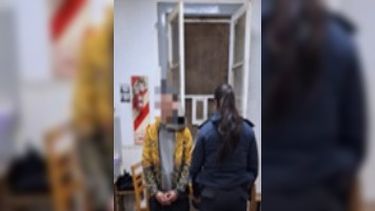 El joven de 28 años quedó aprehendido y la muchacha de 22 años regresó a Colón. El joven de 28 años quedó aprehendido y la muchacha de 22 años regresó a Colón.