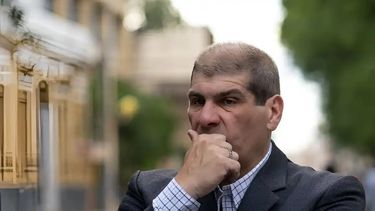 El bloque de concejales de Acuerdo Vecinal San Pedro solicitó que el edil Mauro De Rosa tome una licencia preventiva en su cargo, tras la denuncia por violencia de género presentada en su contra por su par del bloque Unión por la Patria, Tamara Vlaeminck. El bloque de concejales de Acuerdo Vecinal San Pedro solicitó que el edil Mauro De Rosa tome una licencia preventiva en su cargo, tras la denuncia por violencia de género presentada en su contra por su par del bloque Unión por la Patria, Tamara Vlaeminck.