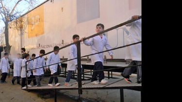 Gira que Gira lleva contenidos y espectáculos a instituciones escolares del distrito para todos los niveles. (LA OPINION)