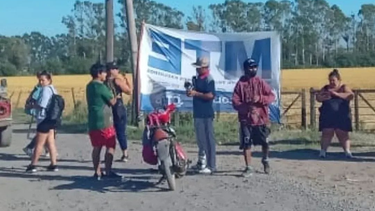 La recolección de residuos en San Nicolás podría verse seriamente afectada por una medida de fuerza de trabajadores de la Cooperativa El Palenque, que bloquean los accesos al Complejo Ambiental La recolección de residuos en San Nicolás podría verse seriamente afectada por una medida de fuerza de trabajadores de la Cooperativa El Palenque, que bloquean los accesos al Complejo Ambiental