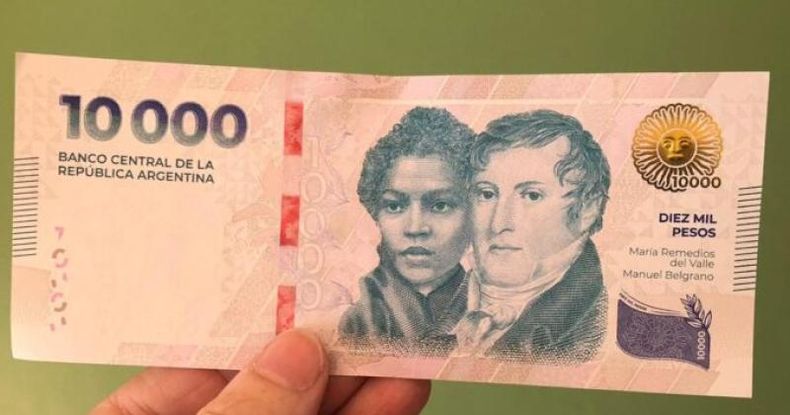 Los nuevos papeles, con las imágenes de María Remedios del Valle y Manuel Belgrano, cuentan con estrictas medidas de seguridad que permiten verificar su autenticidad. Qué hacer si uno recibe un billete trucho.