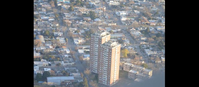 Son 91 los edificios que se recorrerán para realizar el censo. La prueba piloto será en las torres UOM, ubicadas en calles Sarmiento e Irlanda. (LA OPINION)