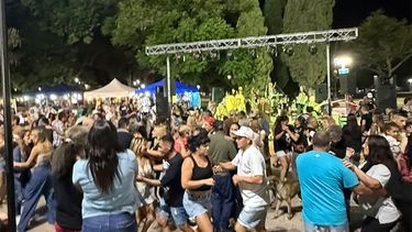 Una tarde para encontrarse en Manuel Ocampo: música, danzas y sabores locales en un espacio que celebra la cultura y la vida en comunidad. Una tarde para encontrarse en Manuel Ocampo: música, danzas y sabores locales en un espacio que celebra la cultura y la vida en comunidad.