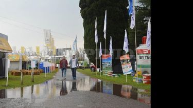 Debido a las lluvias de este sábado y a las previstas para el domingo, la Expo Rural se realizará además el sábado 16 y domingo 17. (LA OPINION)