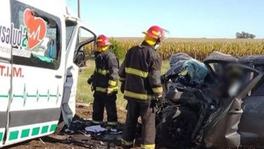 Diferentes dotaciones de bomberos trabajaron en el lugar del hecho. Diferentes dotaciones de bomberos trabajaron en el lugar del hecho.