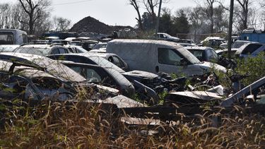 El predio ubicado en zona norte funciona desde hace años como depósito judicial y se encuentra colapsado por la cantidad de autos y motos secuestrados en causas que, en muchos casos, ya cuentan con resolución. El predio ubicado en zona norte funciona desde hace años como depósito judicial y se encuentra colapsado por la cantidad de autos y motos secuestrados en causas que, en muchos casos, ya cuentan con resolución.
