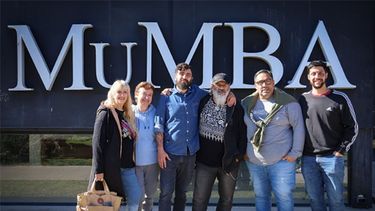 Integrantes del colectivo PAC (Pergamino Arte Contemporáneo) y autoridades en el Museo Municipal de Bellas Artes. Integrantes del colectivo PAC (Pergamino Arte Contemporáneo) y autoridades en el Museo Municipal de Bellas Artes.
