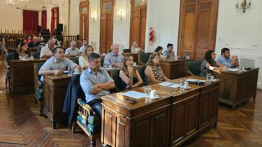 Dentro del orden del día ingresaron dos notas y tres expedientes por Presidencia, un expediente por Secretaría, tres proyectos de concejales y cinco despachos de comisiones internas. La planilla complementaria estuvo compuesta por un expediente de Presidencia y otro de Secretaría, más un despacho de comisiones internas. Dentro del orden del día ingresaron dos notas y tres expedientes por Presidencia, un expediente por Secretaría, tres proyectos de concejales y cinco despachos de comisiones internas. La planilla complementaria estuvo compuesta por un expediente de Presidencia y otro de Secretaría, más un despacho de comisiones internas.