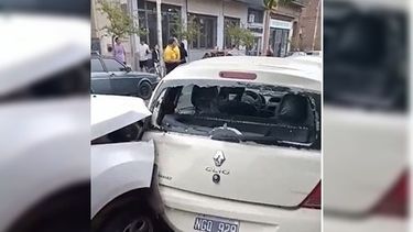 El choque múltiple involucró a tres autos y dos motos en San Nicolás Norte entre avenida Alsina y lagos en la tarde de este jueves. El choque múltiple involucró a tres autos y dos motos en San Nicolás Norte entre avenida Alsina y lagos en la tarde de este jueves.