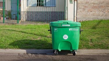 En esta oportunidad los vecinos del barrio Jorge Newbery se sumaron al programa local de higiene urbana que contempla los contenedores de residuos.