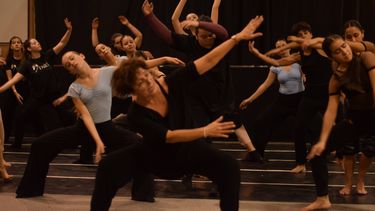 Este sábado en la Casa de la Cultura se desarrollará el Certamen Internacional de Danzas EM 2025. Este sábado en la Casa de la Cultura se desarrollará el Certamen Internacional de Danzas EM 2025.