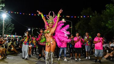 Pamela Molinari, nuevamente madrina de batería de la Comparsa Nuevo Imperio.