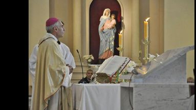 En San Nicolás la ceremonia, presidida por Hugo Santiago, fue en la Catedral. (OBISPADO DE SAN NICOLAS)
