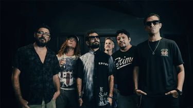 Con más de 30 años de trayectoria, Cielo Razzo llegará a Pergamino con “Canciones de cerca”.