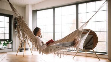 La neuroarquitectura se centra en cómo el entorno construido afecta la percepción y la salud mental de las personas. La neuroarquitectura se centra en cómo el entorno construido afecta la percepción y la salud mental de las personas.