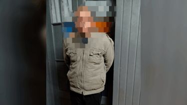 El violento agresor frente a la Policía de San Nicolas El violento agresor frente a la Policía de San Nicolas