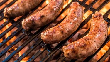 El chorizo y la salchicha parrillera se destacan entre los diez mejores platos de salchicha del mundo, consolidando la tradición de la parrilla argentina en el ámbito gastronómico internacional. El chorizo y la salchicha parrillera se destacan entre los diez mejores platos de salchicha del mundo, consolidando la tradición de la parrilla argentina en el ámbito gastronómico internacional.
